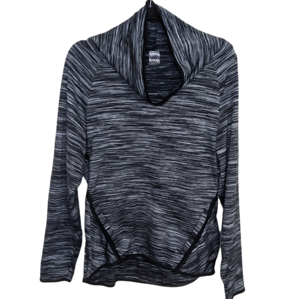 Champion Gray Striped Long Sleeve Top - Size M 🖤👟